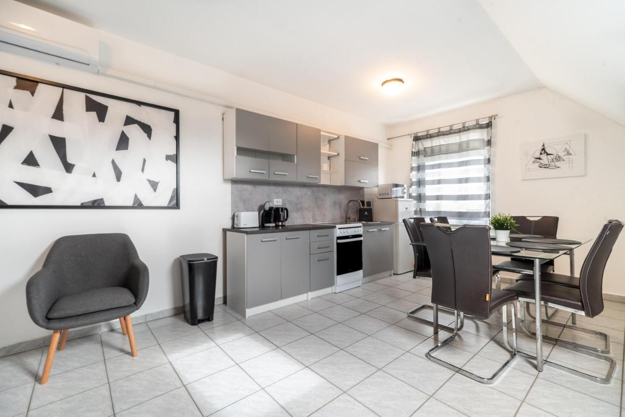 Grand Apartmanhaz Денешдиаш Экстерьер фото