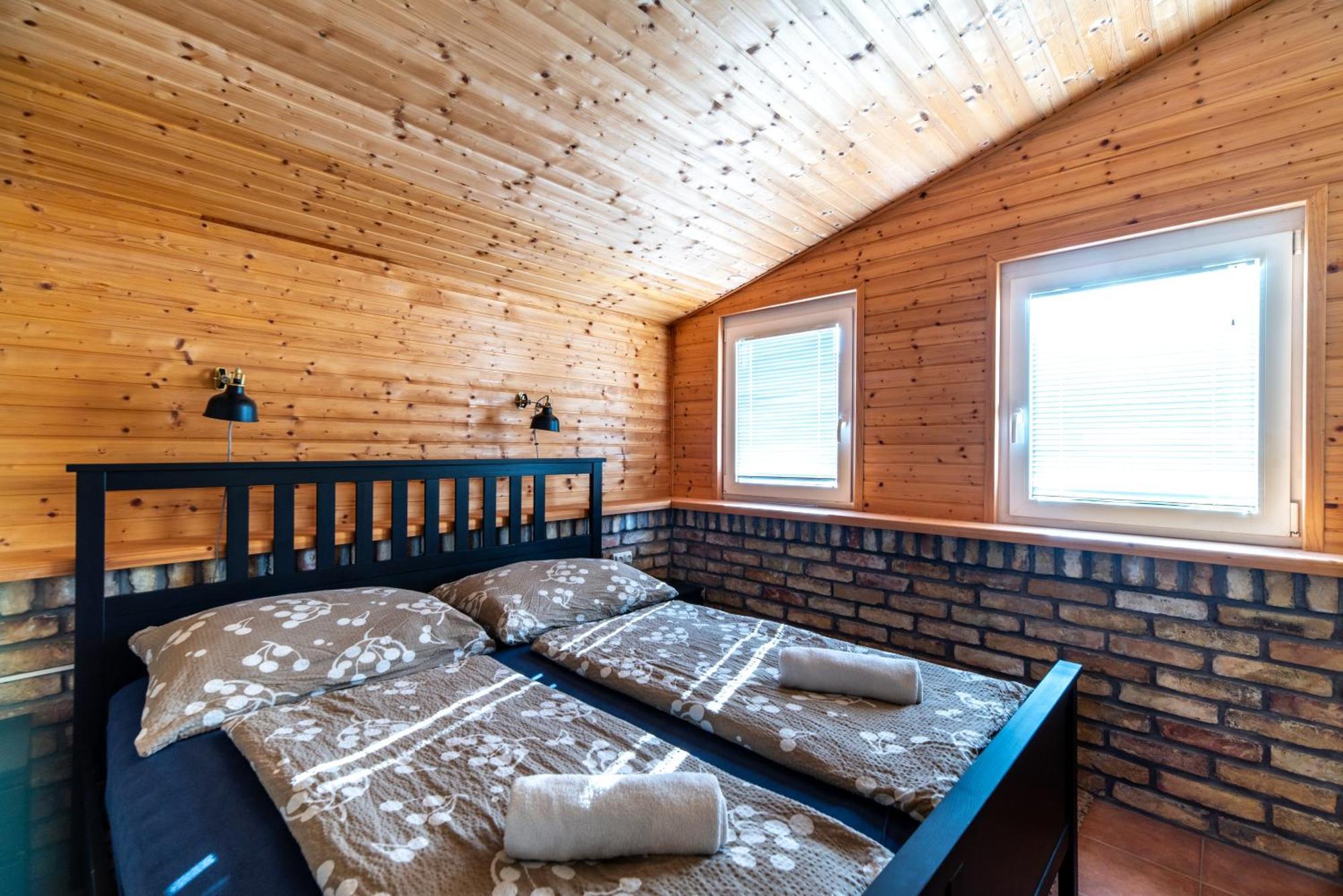 Grand Apartmanhaz Денешдиаш Экстерьер фото