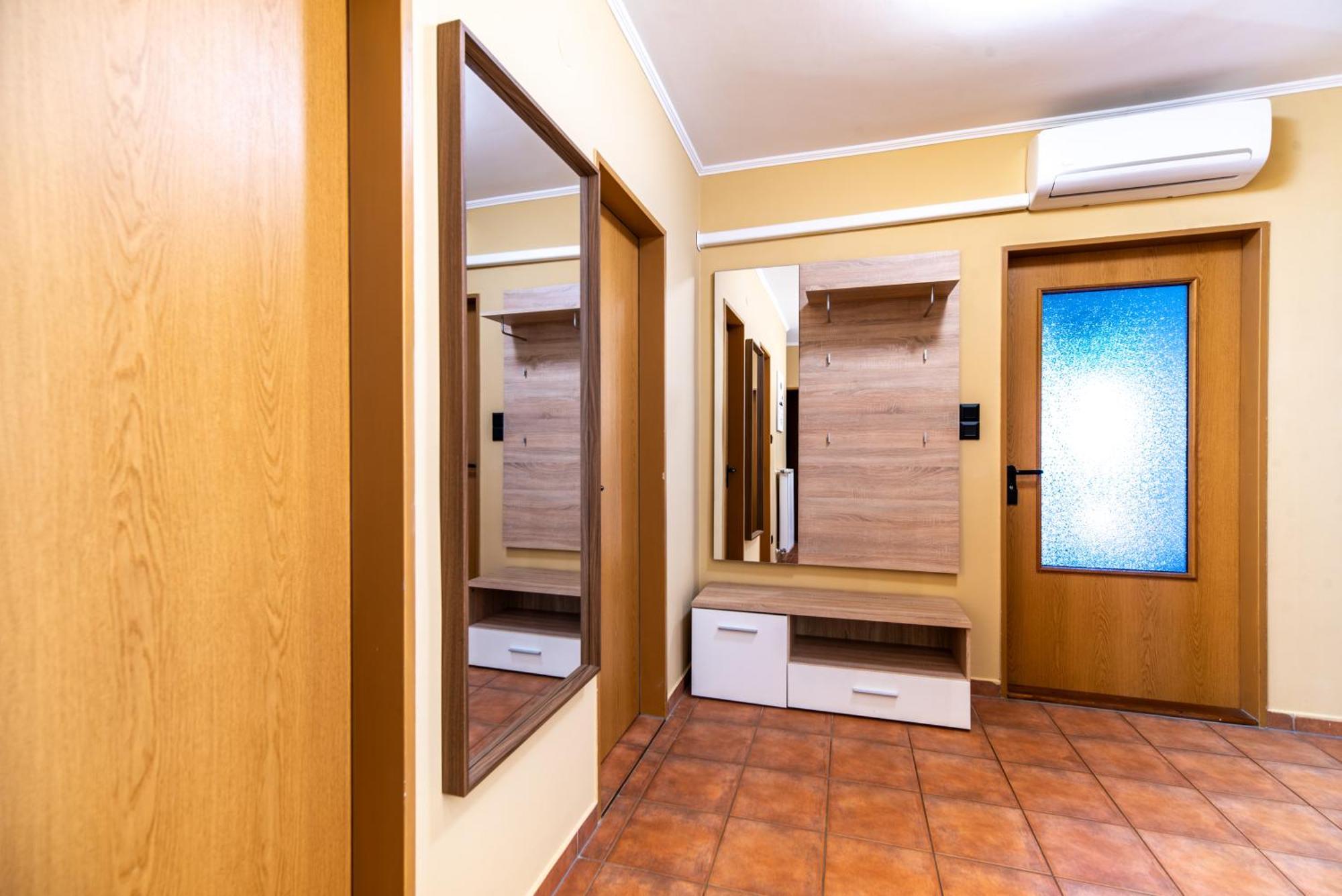 Grand Apartmanhaz Денешдиаш Экстерьер фото