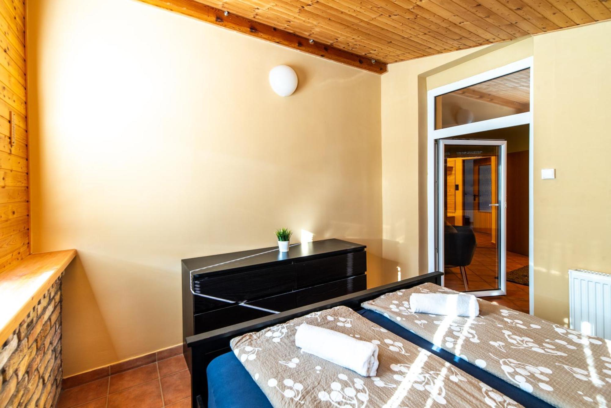 Grand Apartmanhaz Денешдиаш Экстерьер фото